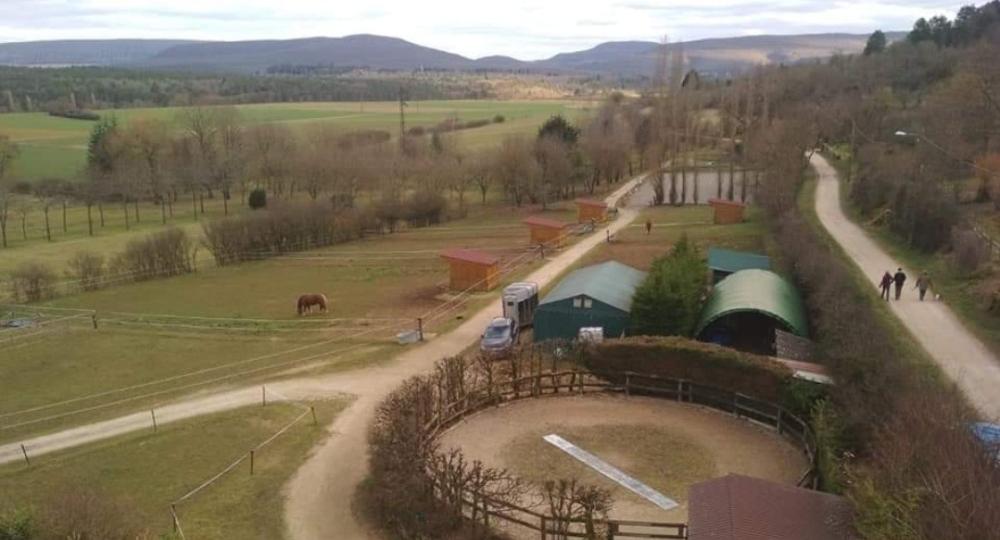 Les Ecuries de Mâlain d'Emeline Baillargeault, près de Dijon, sont labellisées EquuRES à l'échelon Progression !